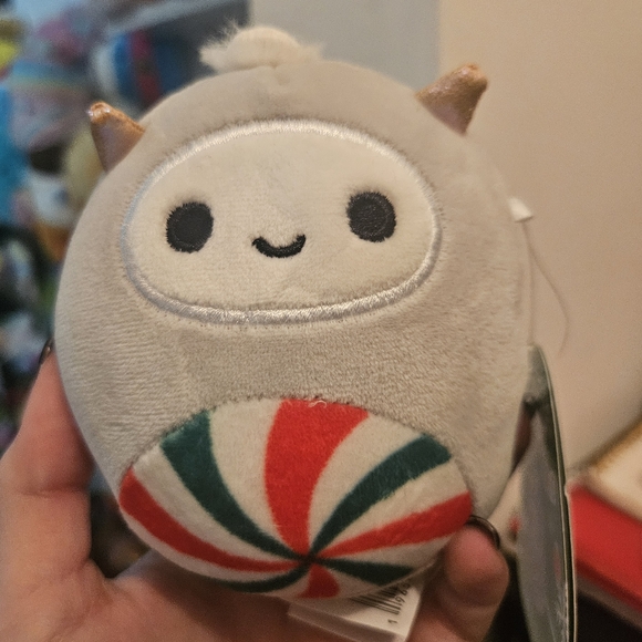 NWT Nissa The Peppermint Yeti Christmas Squishmallows 5" Holiday Winter Plush - Picture 1 of 3